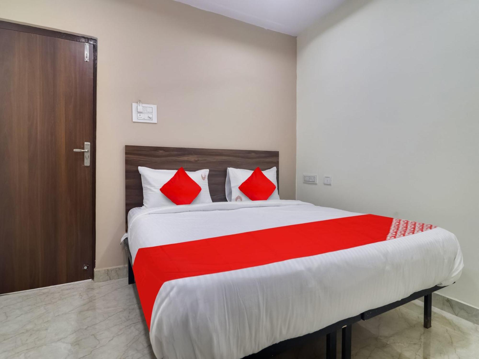 Hotel O Red Stone Hotels Hyderabad Exterior foto