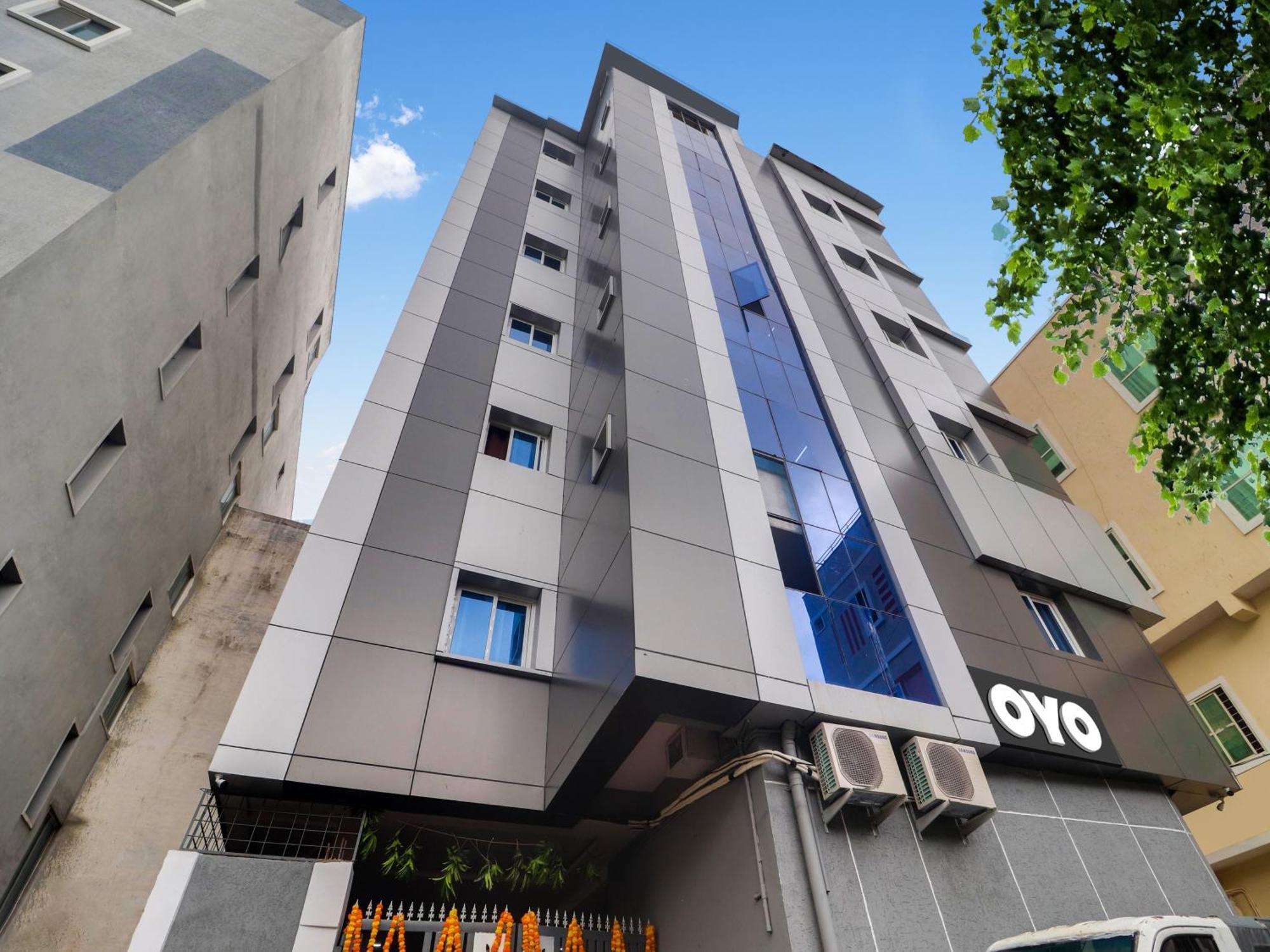 Hotel O Red Stone Hotels Hyderabad Exterior foto